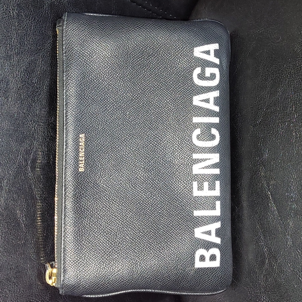 💕HP💕BALENCIAGA Ville Leather Logo Pouch💕 - Picture 7 of 10